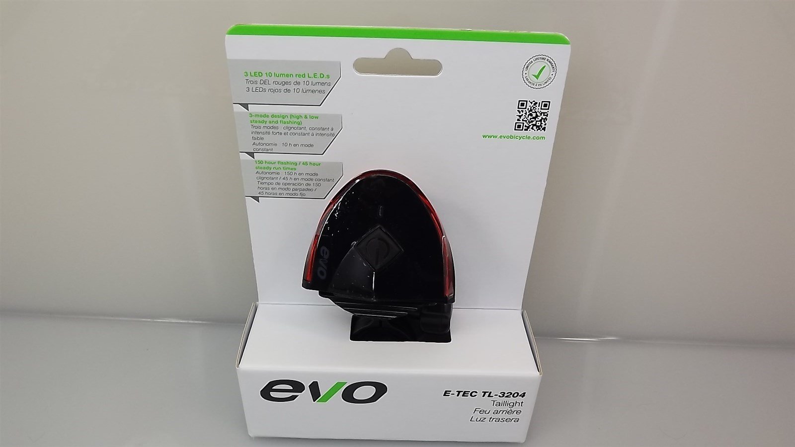 57 1749.jpg EVO E-Tec TL-3204 Bicycle Taillight 3-LED Flashing Rear Light – 10 Lumen Bike Safety Light