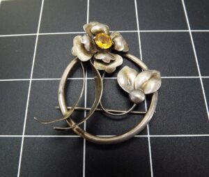 Vintage Sterling Silver Daisy Flower Brooch with Citrine – 10.2 Grams, Floral Pin Estate Jewelry