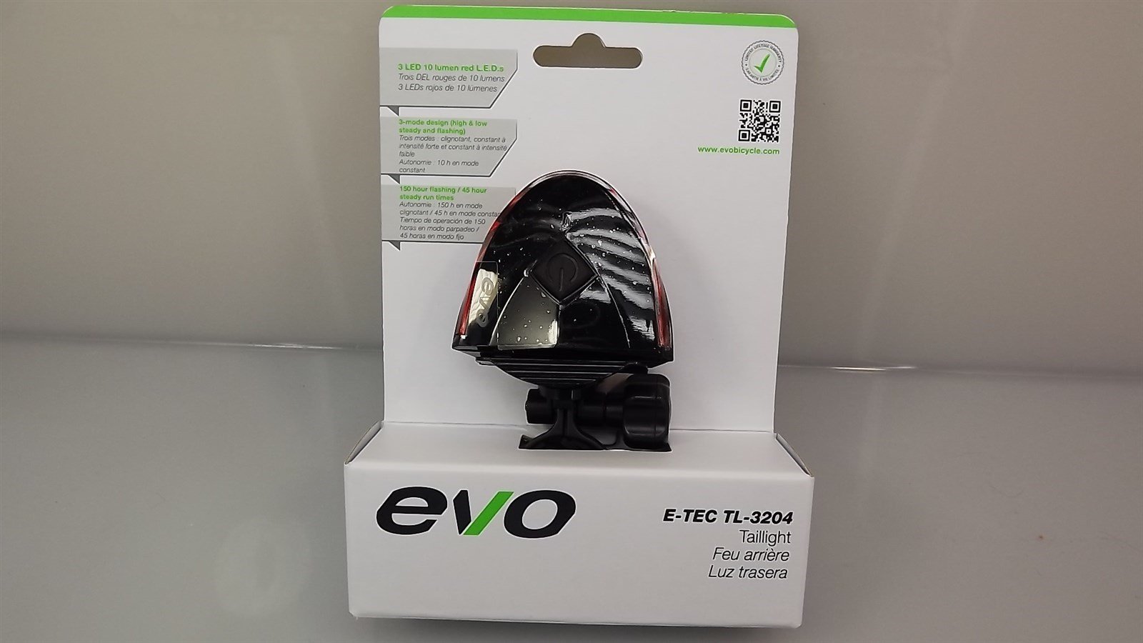 57 1760.jpg EVO E-Tec TL-3204 Bicycle Taillight 3-LED Flashing Rear Light – 10 Lumen Bike Safety Light