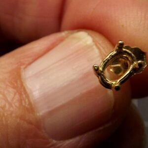 14K Yellow Gold Oval 6 × 4 mm Prong Earring Mount – Single Wire Setting with Back, No Stone