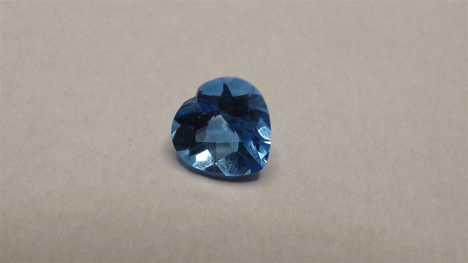 57 2860.jpg 3.65 Carat Swiss Blue Topaz Heart Shape Loose Gemstone – 10mm Faceted Heart Cut, Eye Clean Blue Topaz