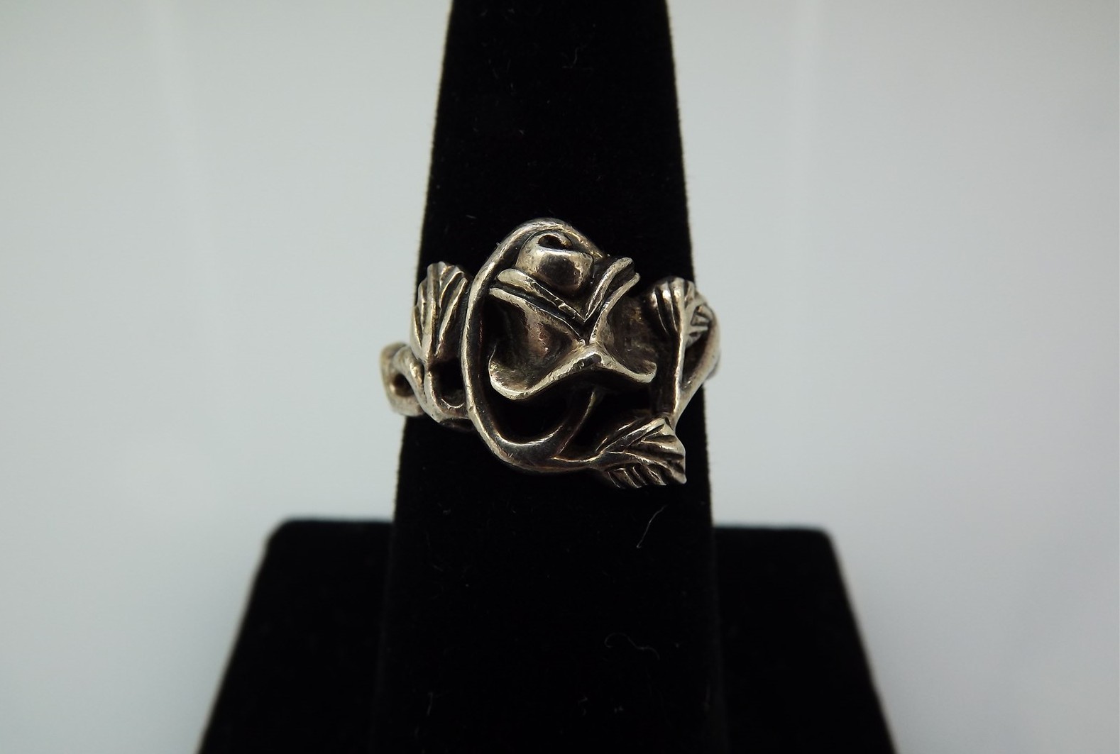 57 3258.jpg Rose Flower Design Ring Size 6-1/2 – Unmarked Silver-Color Floral Ring, 5.3 Grams, Estate Jewelry
