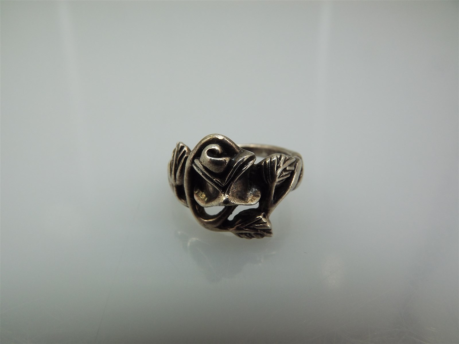 57 3266.jpg Rose Flower Design Ring Size 6-1/2 – Unmarked Silver-Color Floral Ring, 5.3 Grams, Estate Jewelry