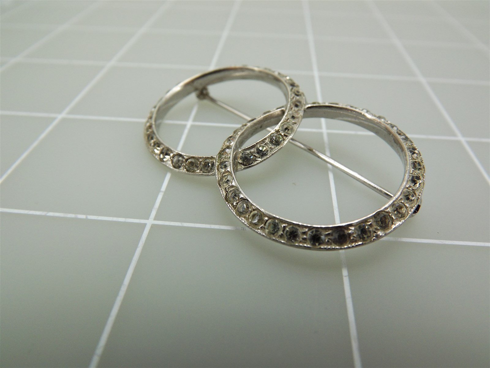 57 340.jpg Vintage 925 Sterling Silver Entwined Circle Brooch with 58 Clear Stones – 7.1 Grams, Estate Jewelry Pin