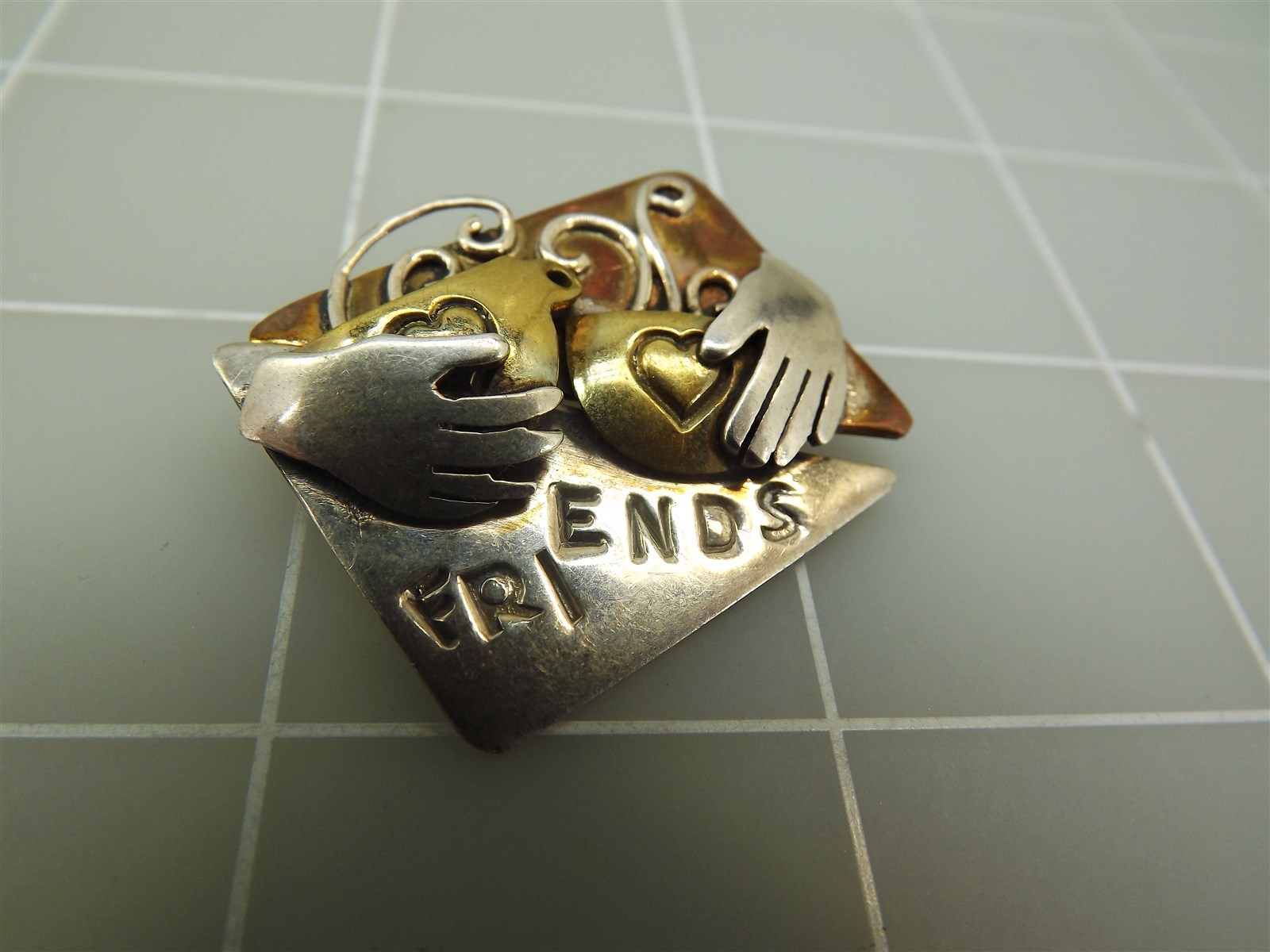 57 3526.jpg Two Tone Friends Hands Holding Cups with Hearts Brooch Pin – Friendship Pin, 1 1/4″, 9.5 Grams