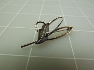 Vintage Roma Sterling Silver Feather Loops Brooch Pin – Looped Feather Pin, 1 5/8″, 3.0 Grams