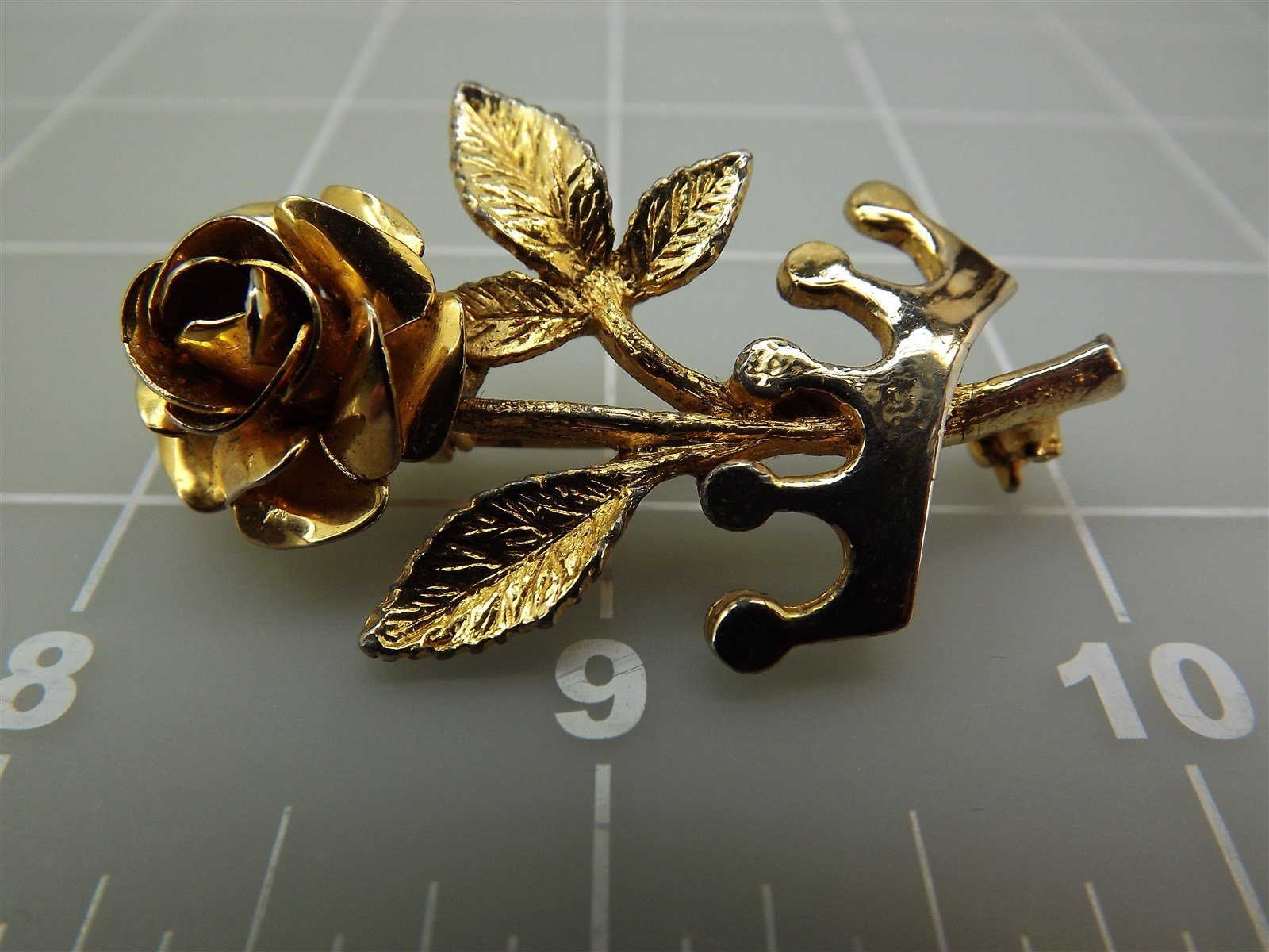 57 3580.jpg Vintage Gold Tone Flower with Crown Brooch Pin – Moveable Flower Petals, 2″ Floral Costume Pin