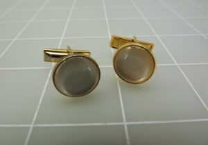Vintage Gold Tone White Pearlized Button Style Cufflinks – 5/8″ Men’s Faux Pearl Cuff Links