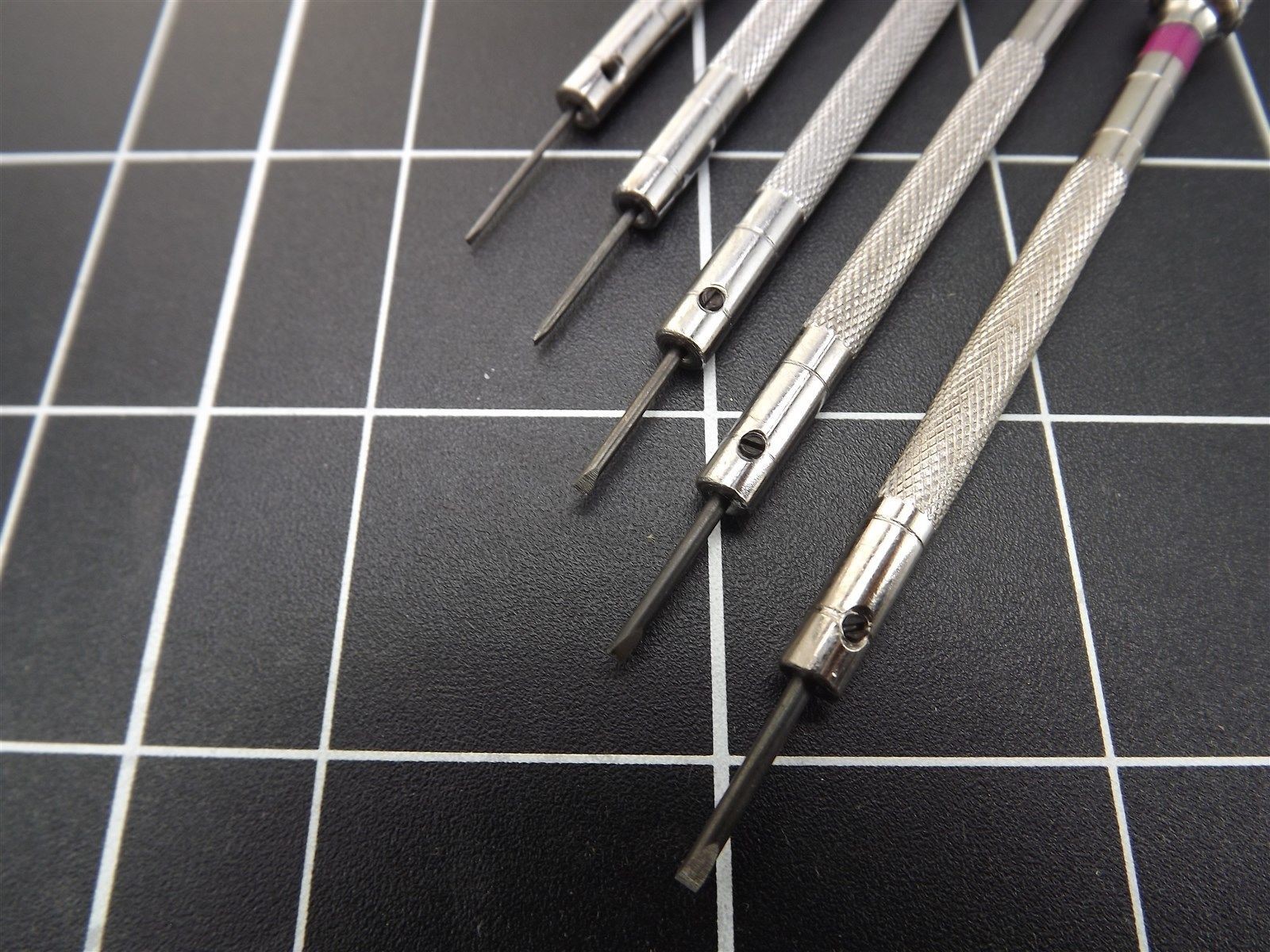 57 564.jpg Precision Screwdriver Set 5-Piece with 5 Extra Tips – Jewelers and Watchmakers Flat Blade Drivers 0.8–1.6mm
