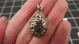 Vintage Sterling Silver 925 Filigree Egg Locket Pendant – Hinged Opening Locket Necklace Pendant, 5.4 Grams