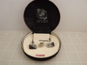 Sterling Silver Diamond-Cut Cufflinks in Original Box – Mid-Century Circa 1950s–1960s Men’s Cuff Links