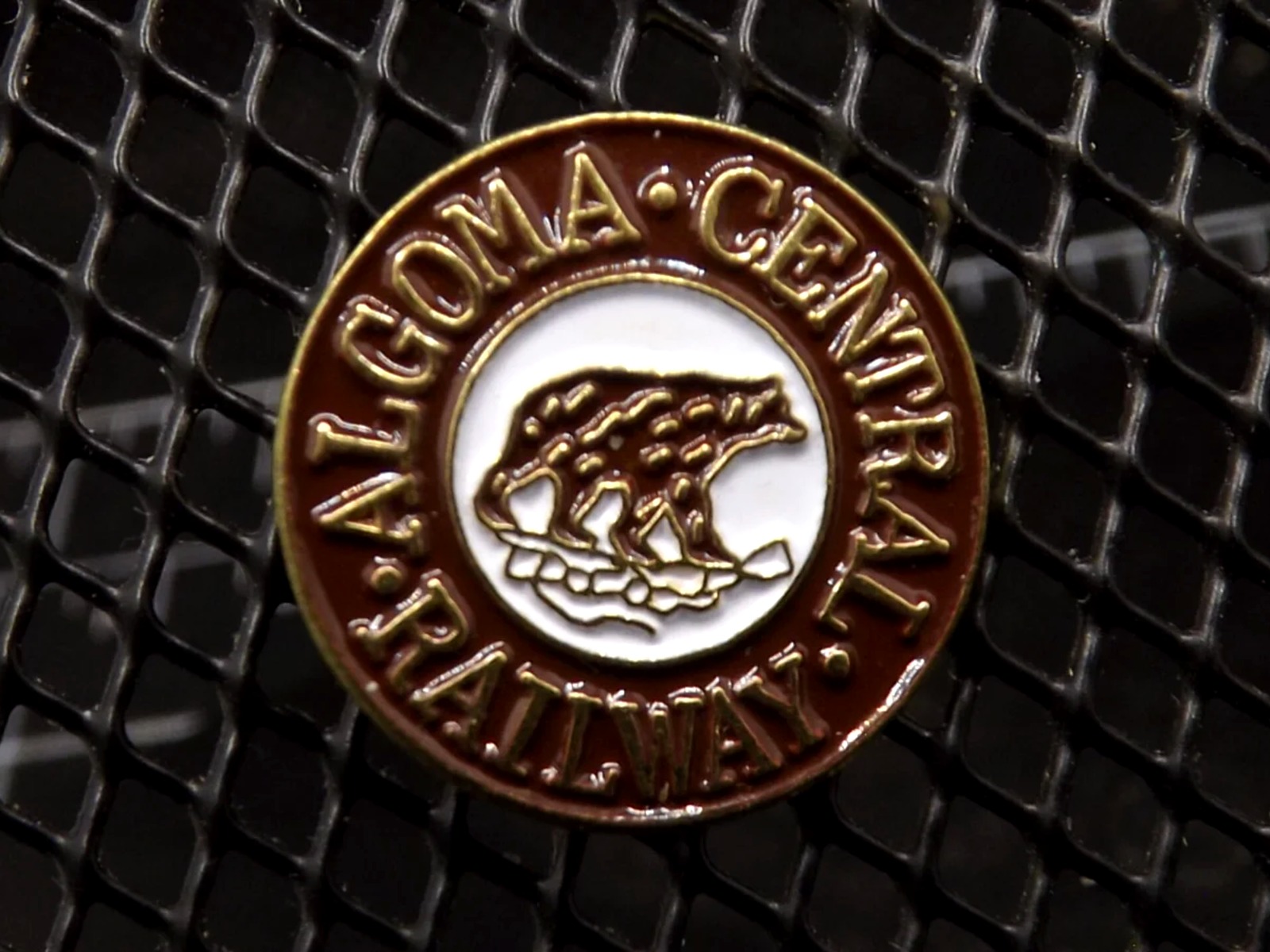 algoma central railroad lapel pin 411312 new e1 Algoma Central Railway bear lapel pin front