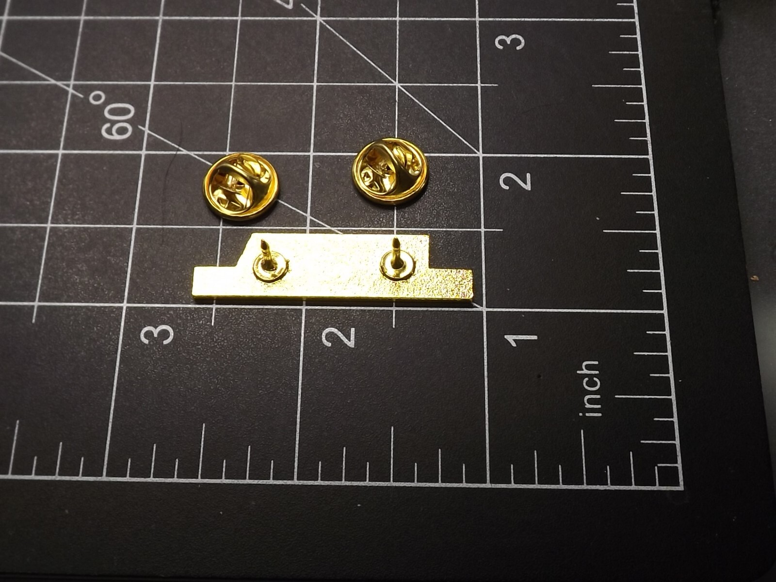 s l1600 1038.jpg "Iraqi Freedom Veteran" Script Lapel Pin – 1-1/2" Gold-tone – photo 2