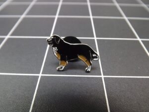 Bernese Mountain Dog Lapel Pin – Enamel