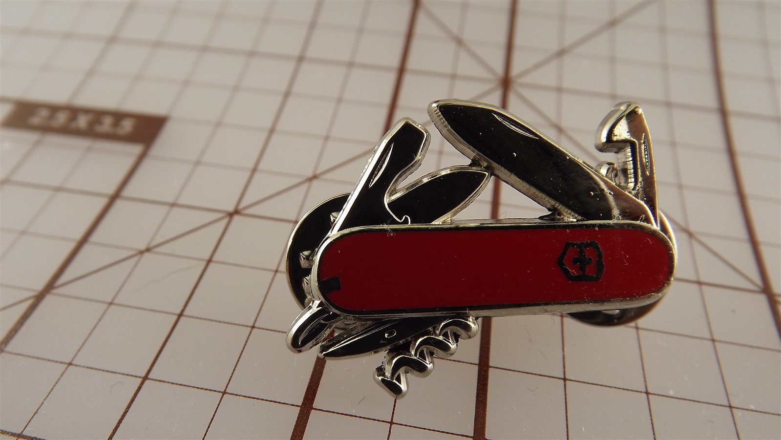 s l1600 116.jpg Swiss Army-Style Pocketknife Lapel Pin – Red Enamel