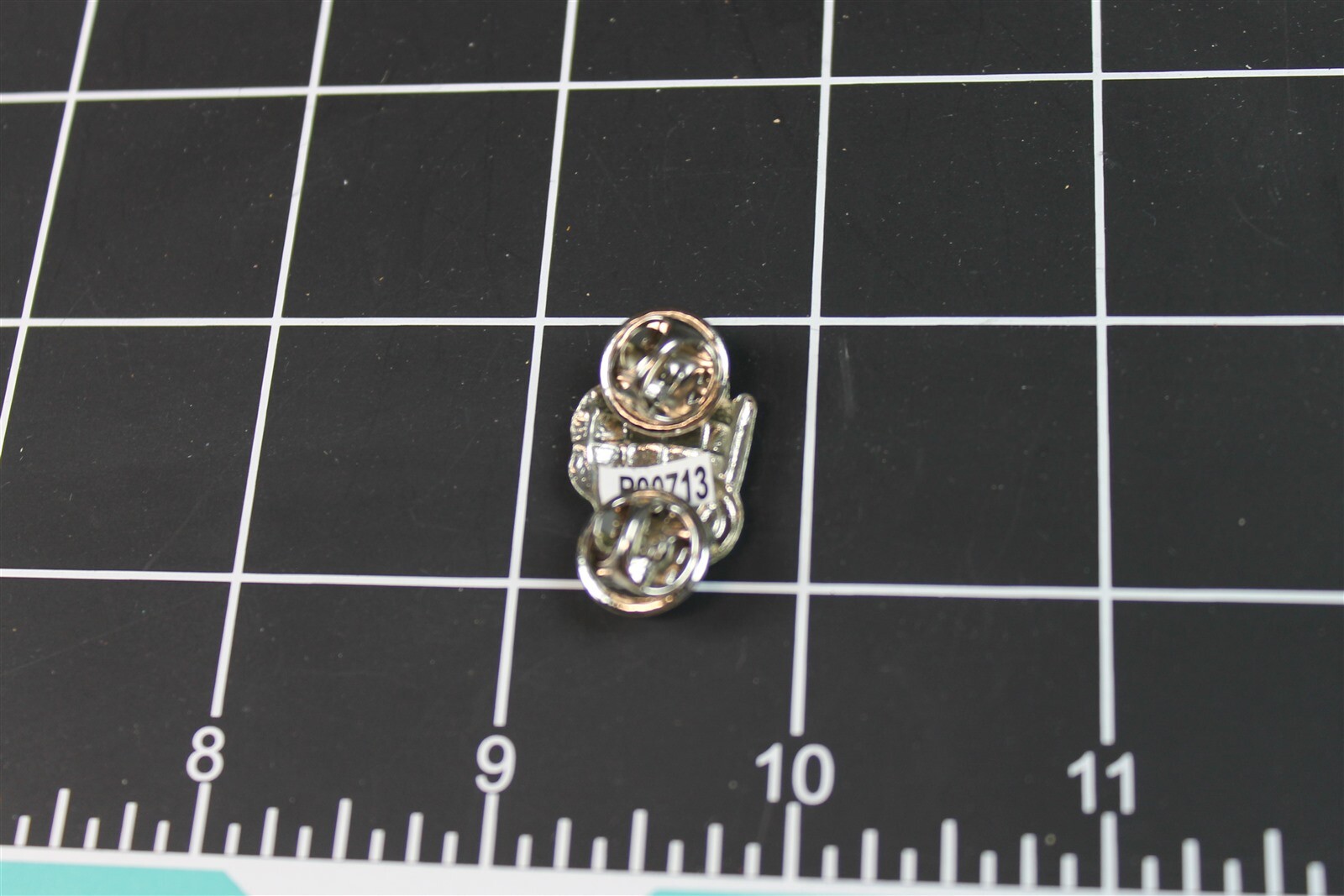 s l1600 11931.jpg Green Enamel Pineapple Grenade Lapel Pin – photo 3