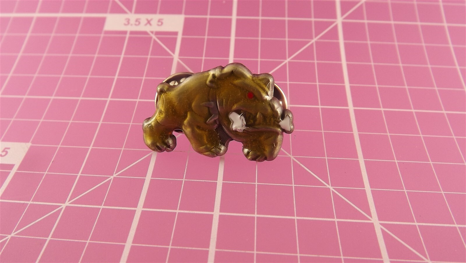 s l1600 1201.jpg Bulldog Lapel Pin – Gold-tone enamel – photo 3