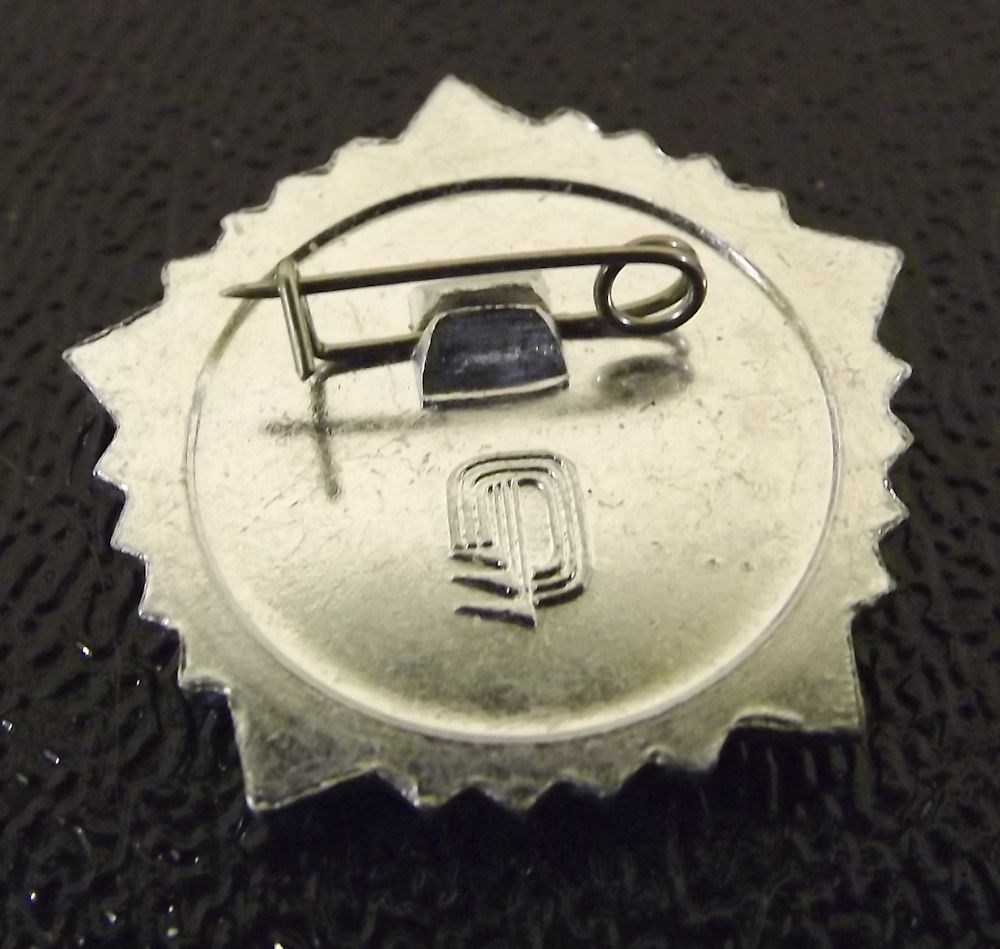 s l1600 12663.jpg Vintage Soviet Sports Award Pin – photo 2