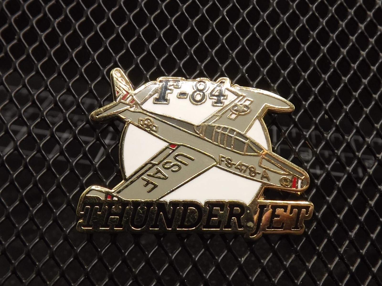 s l1600 1318.jpg F-84 Thunderjet Lapel Pin – Enamel – photo 2