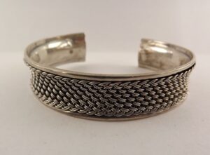 s l1600 13990.jpg