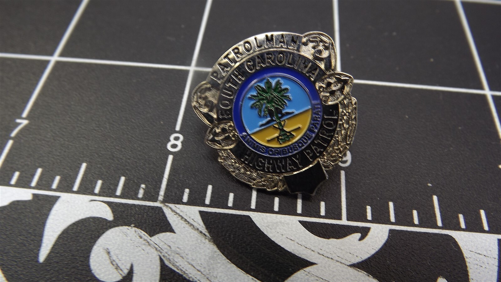 s l1600 1555.jpg South Carolina Highway Patrol Badge Lapel Pin – Silver-tone – photo 2