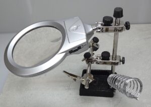 Illuminated Helping Hand Magnifier – 3 1/2″ 2X Lens With 6X Inset, Twin LEDs, Alligator Clips, Cast Iron Base – Third Hand for Soldering and Jewelry