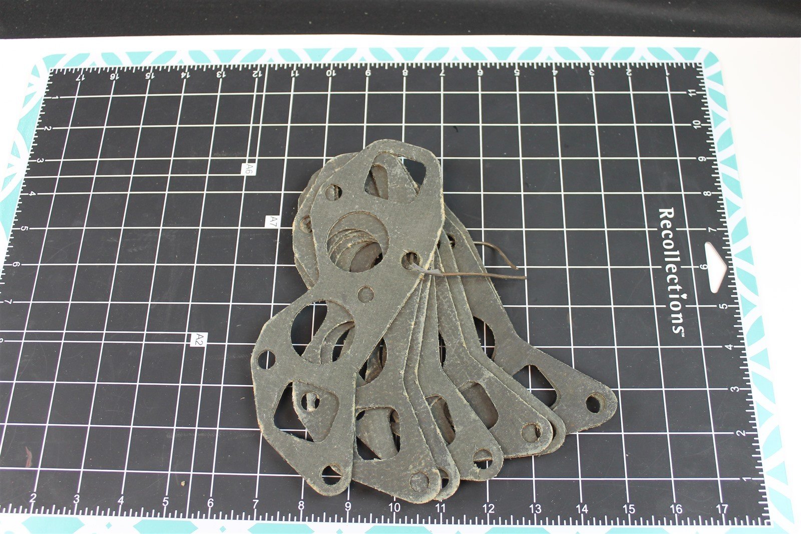 s l1600 15835.jpg ANTIQUE-Hudson Motors OEM Engine Gasket Lot 8 Gaskets-Old but never used – Car & Truck Accessory