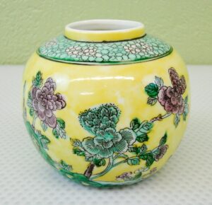Hand-Painted Porcelain Vase Canton Vintage Japan – Collectible