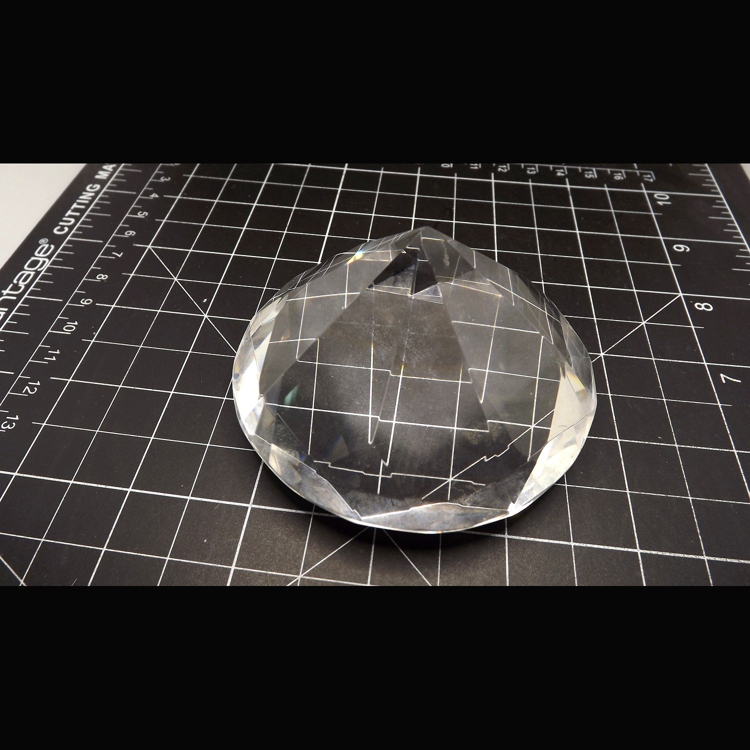 s l1600 16211.jpg Large Faceted Clear Diamond Shape Paperweight Display Piece 3.5 in. – Collectible – view 2