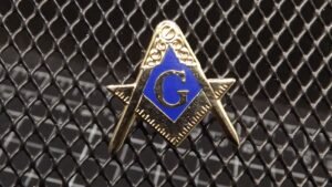 Square & Compass Blue Lodge Lapel Pin – Gold-Tone Cut-Out