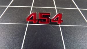 "454" Engine Size Muscle Car Lapel Pin – Red enamel