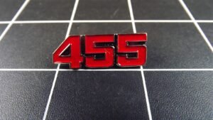 "455" Engine Size Muscle Car Lapel Pin – Red enamel