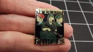 "Special Forces" Soldiers Lapel Pin – Enamel Three Green Beret Soldiers Army Hat Pin