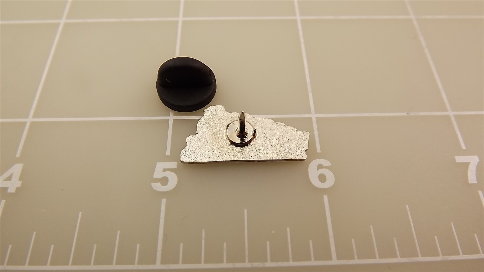 s l1600 1743.jpg Railroad Train Engine Lapel Pin – Black enamel – photo 2
