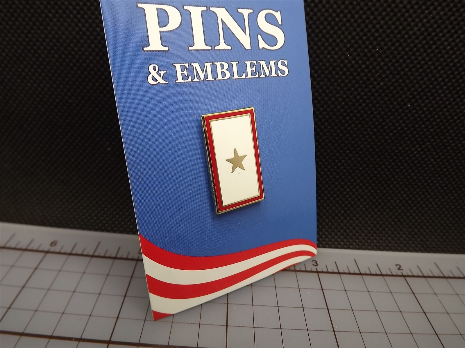 s l1600 1963.jpg Service Star Family Member Lapel Pin – 7/8" Red & white enamel – photo 2