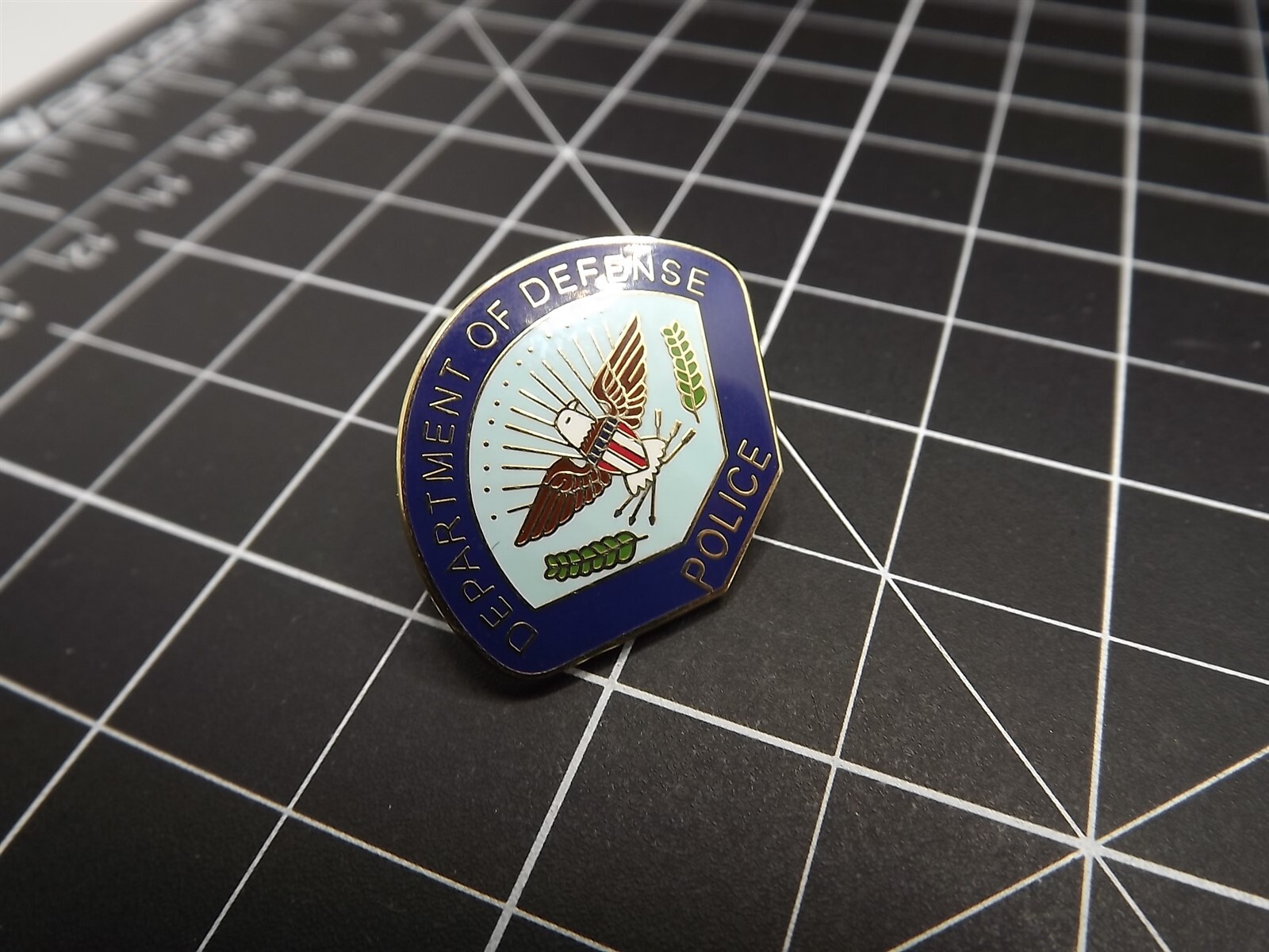 s l1600 2159.jpg Department of Defense Police Lapel Pin – Enamel – photo 2
