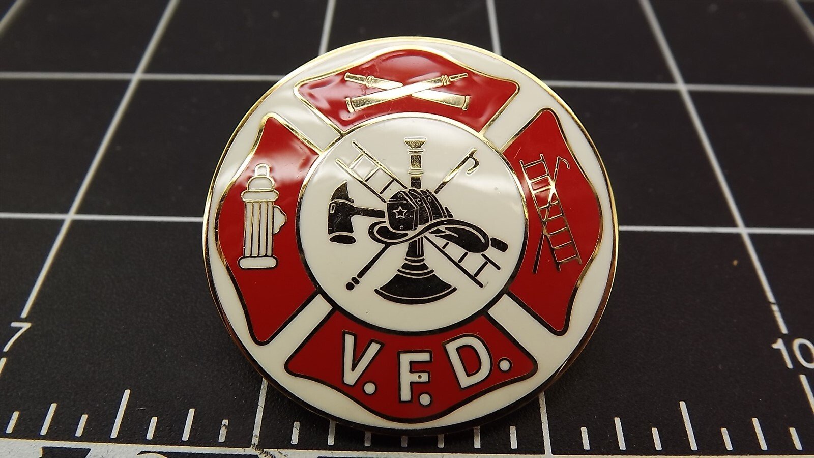 s l1600 2290.jpg Volunteer Fire Department (V.F.D.) Round Lapel Pin – Gold-tone with red