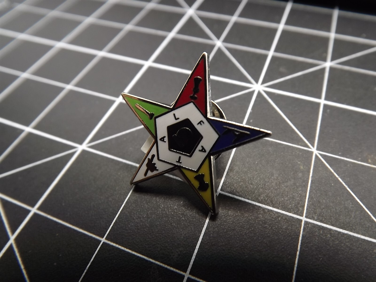 s l1600 2381.jpg Order of the Eastern Star Lapel Pin – Enamel – photo 2