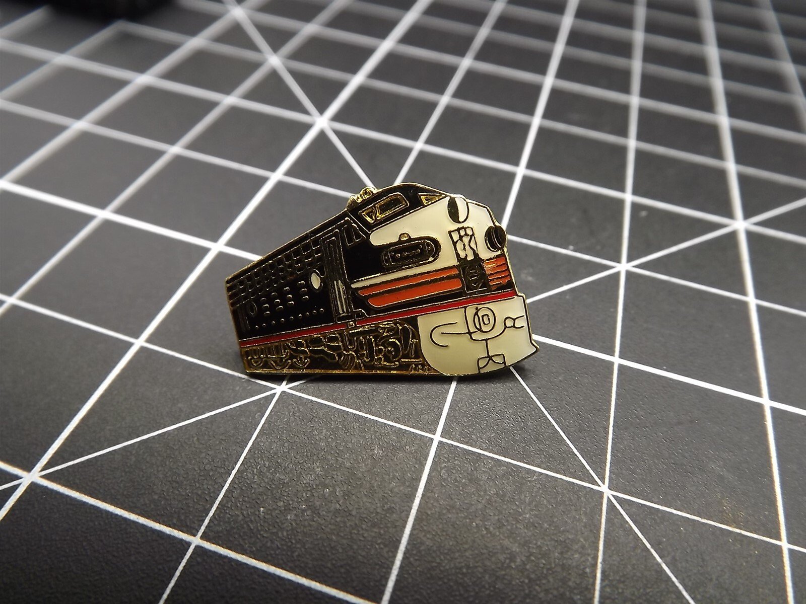 s l1600 2456.jpg Diesel Locomotive Lapel Pin – Enamel