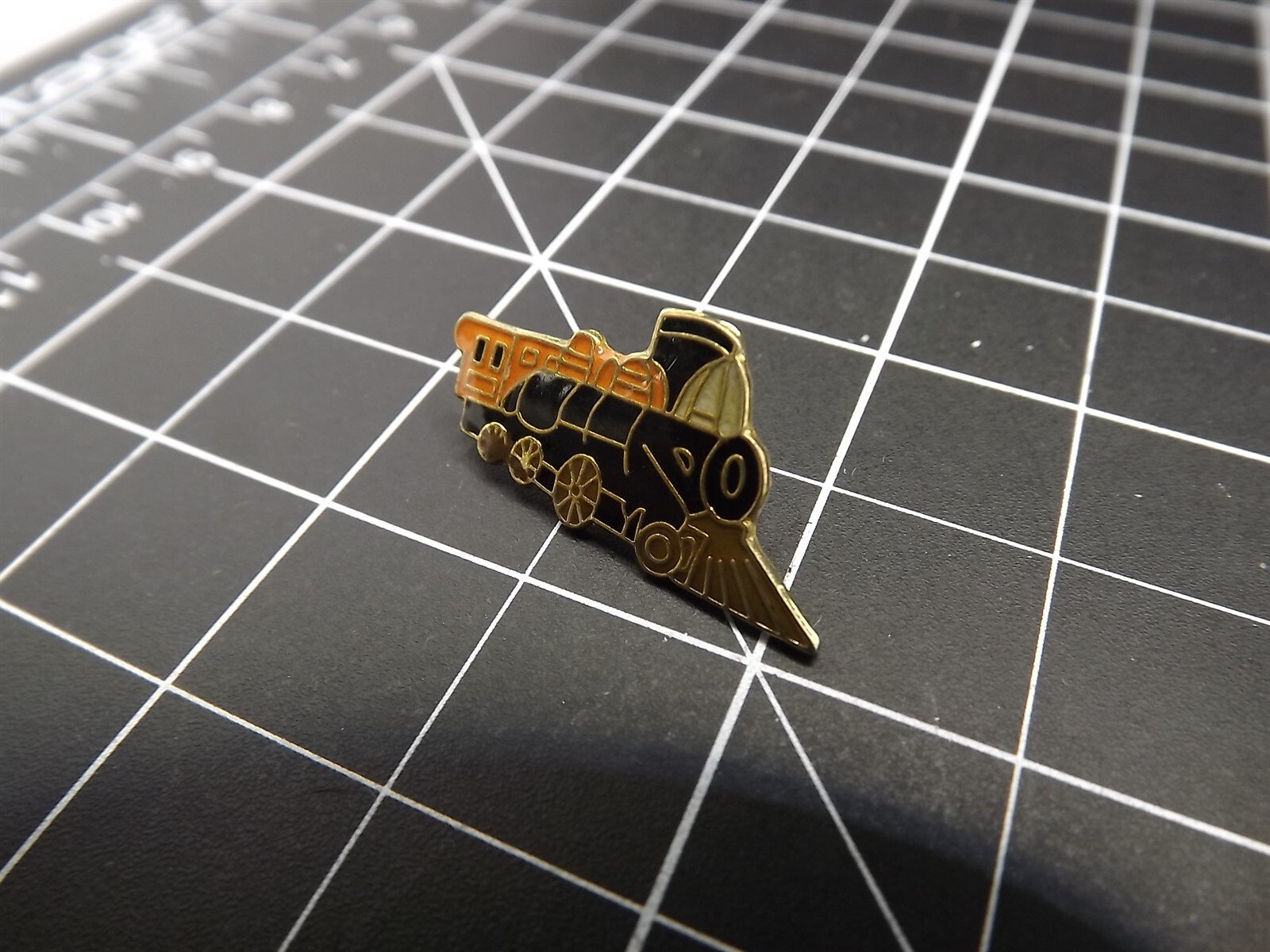s l1600 2497.jpg Steam Engine Lapel Pin – Enamel – photo 2