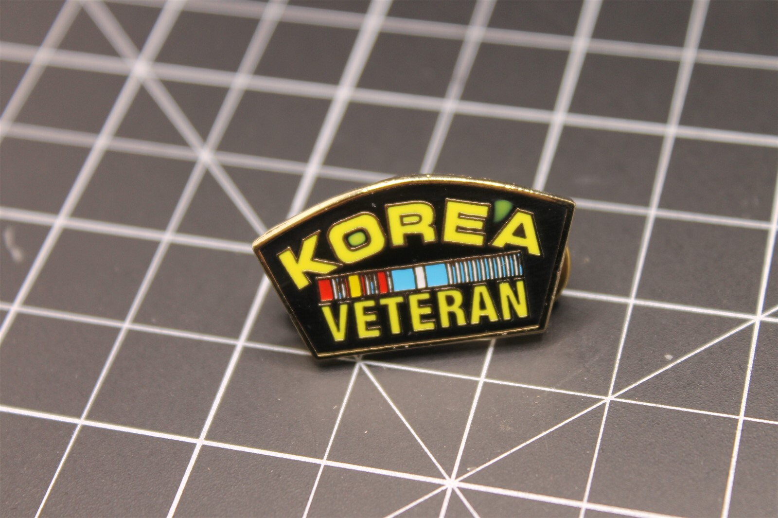 s l1600 2709.jpg "Korea Veteran" Ribbon Lapel Pin – Enamel