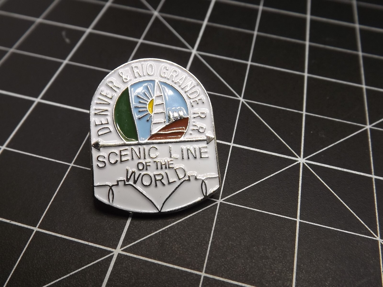 s l1600 2992.jpg Denver & Rio Grande "Scenic Line of the World" Lapel Pin – Enamel