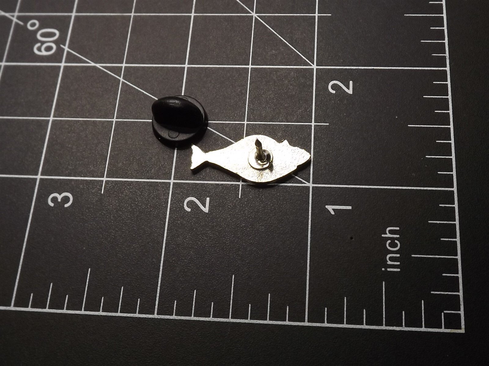 s l1600 3267.jpg Halibut Lapel Pin – Enamel – photo 3