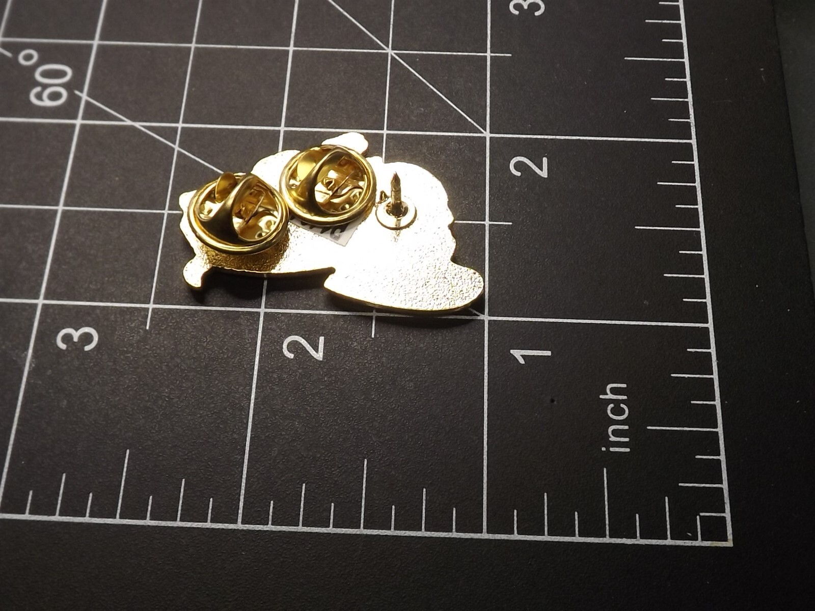 s l1600 3366.jpg USMC Bulldog in Campaign Cover Lapel Pin – Silver-Tone Marine Corps Devil Dog Hat Pin – view 3