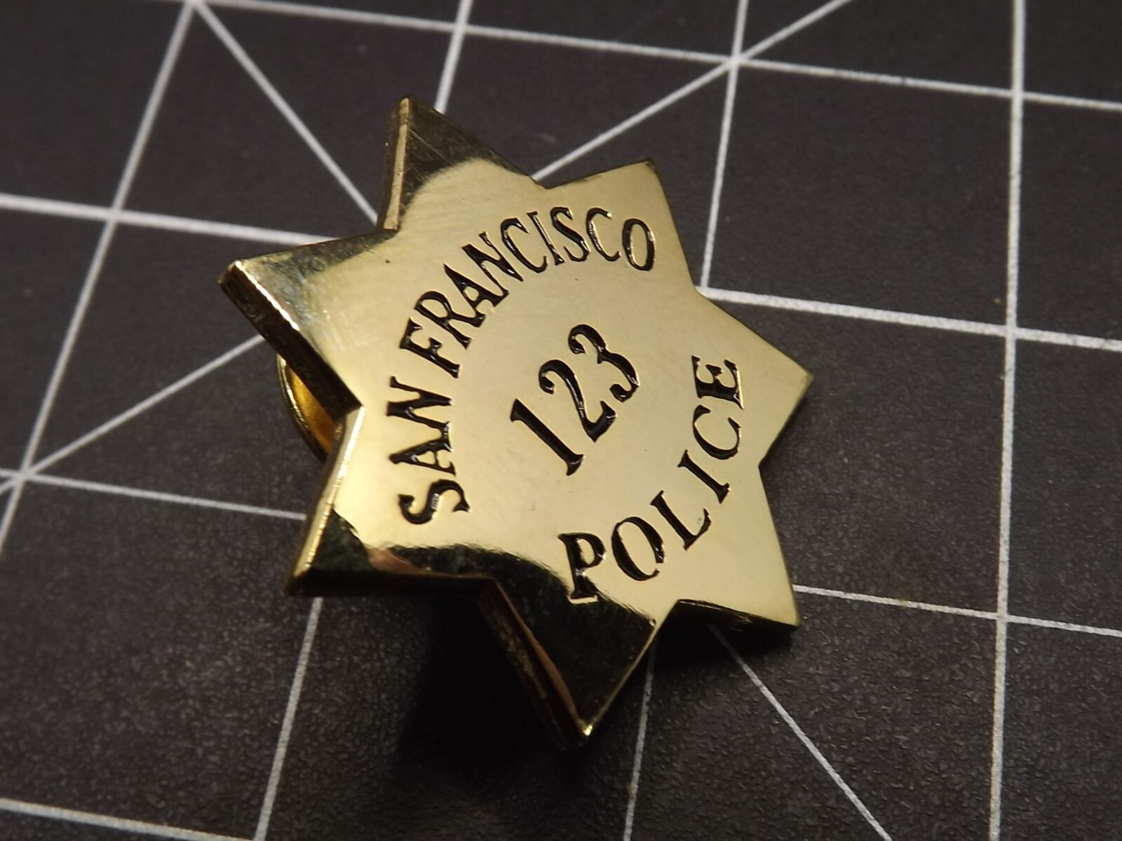 s l1600 3385.jpg San Francisco Police Star 123 Lapel Pin – Gold-tone