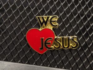 "We Love Jesus" Lapel Pin – Enamel