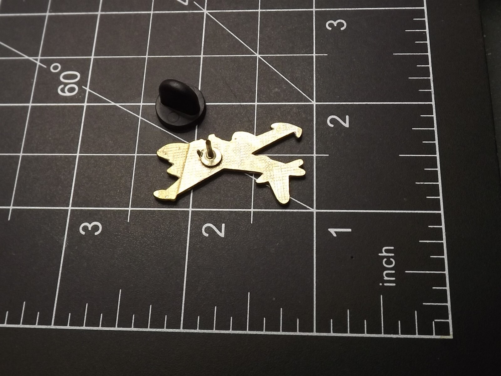 s l1600 3440.jpg Military Aircraft Lapel Pin (Four-engine transport plane) – Gold-tone – photo 2