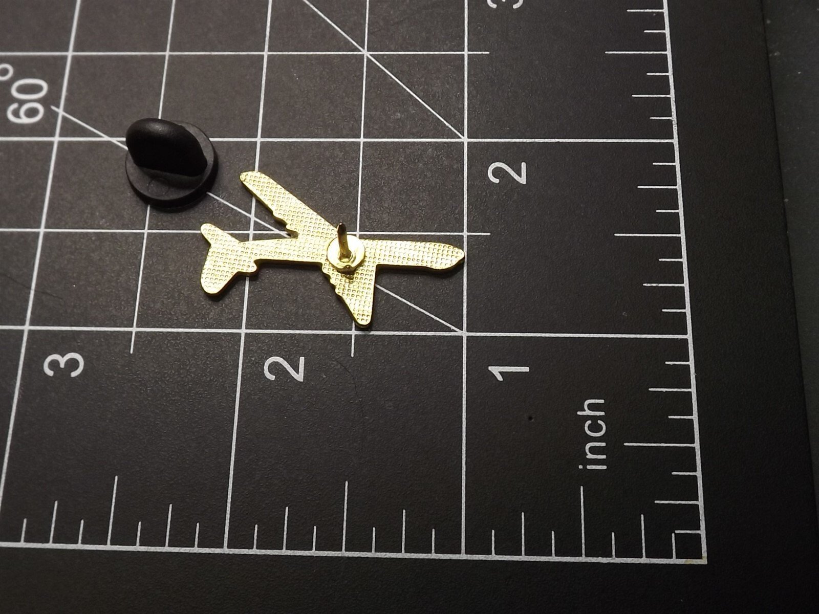 s l1600 3499.jpg Military Aircraft Lapel Pin (Gold-tone bomber) – Gold-tone – photo 2