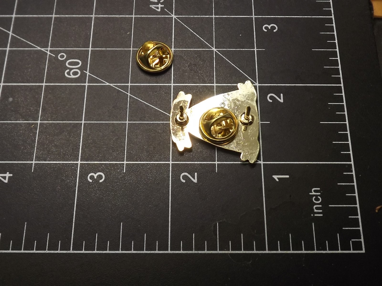 s l1600 3659.jpg USMC 3rd Battalion 5th Marines Vietnam "Get Some" Lapel Pin – Enamel 3/5 Shield Veteran Hat Pin – view 5