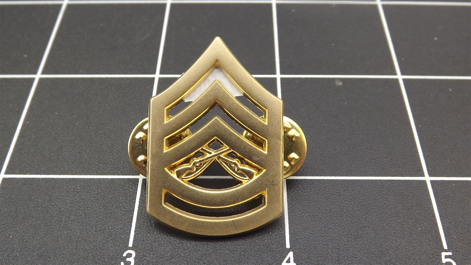 s l1600 3672.jpg USMC Gunnery Sergeant E-7 Rank Lapel Pin – Gold-Tone Chevrons Marine Corps Hat Pin